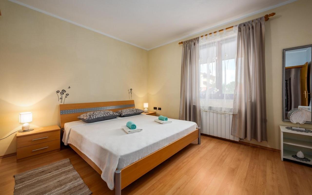 Iva House With Apartment Umag Exterior foto