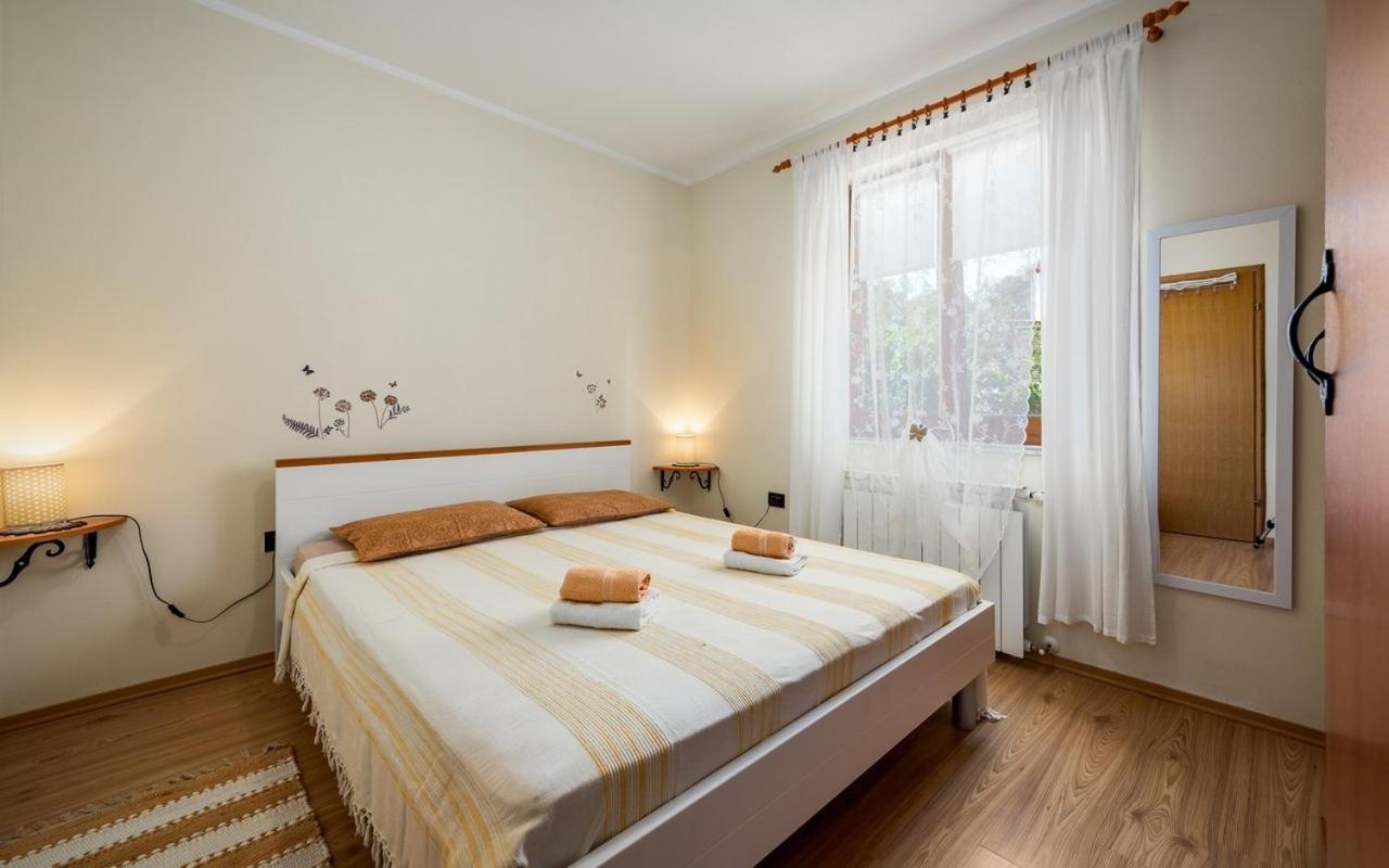 Iva House With Apartment Umag Exterior foto