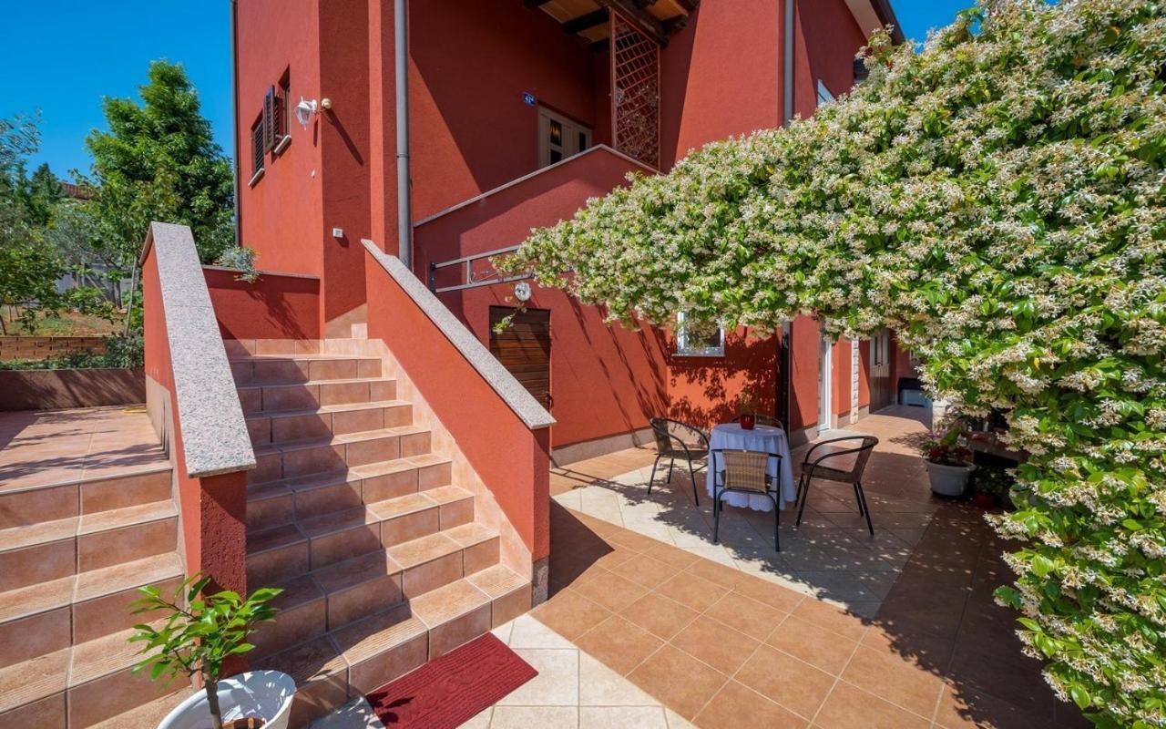 Iva House With Apartment Umag Exterior foto